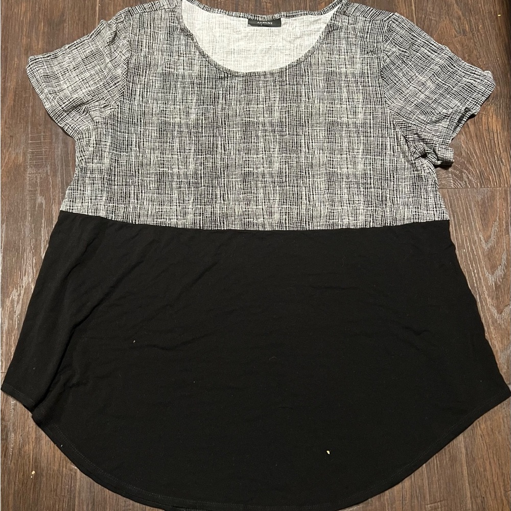 Alfani Black and White Short Sleeve Top